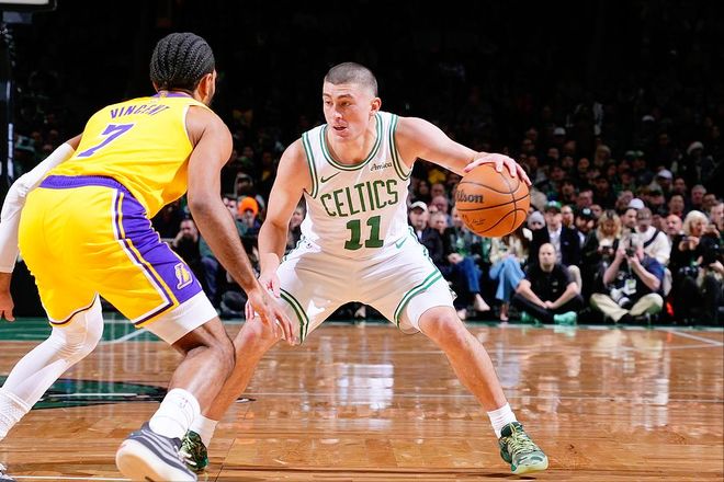 萨拉赫欧冠遭除名！利物浦内讧升级，功勋巨星与俱乐部彻底决裂（欧冠名单不见萨拉赫！利物浦风波加剧，功勋巨星与俱乐部分道扬镳）