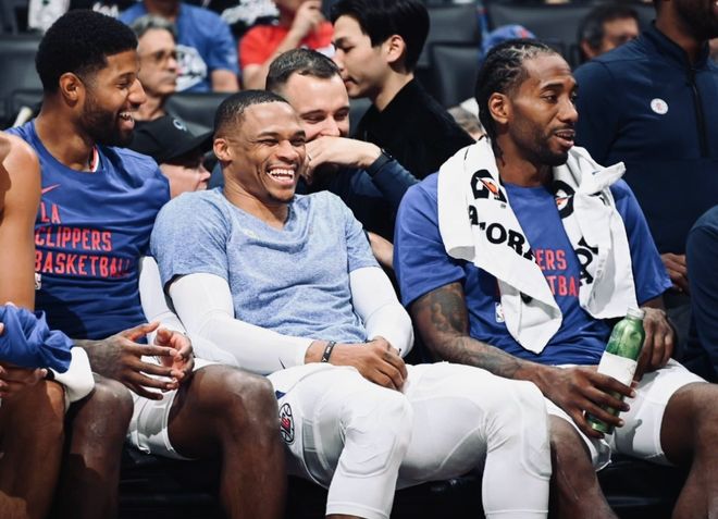 哈登：现如今每个人都在用后撤步，这绝对是我引以为傲的一点（哈登：如今后撤步遍地开花，这让我倍感自豪）