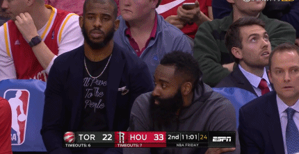 今天是海港足球俱乐部一线队球员武磊的生日，让我们...（海港足球俱乐部一线队球员武磊今日生日，一起送上祝福）