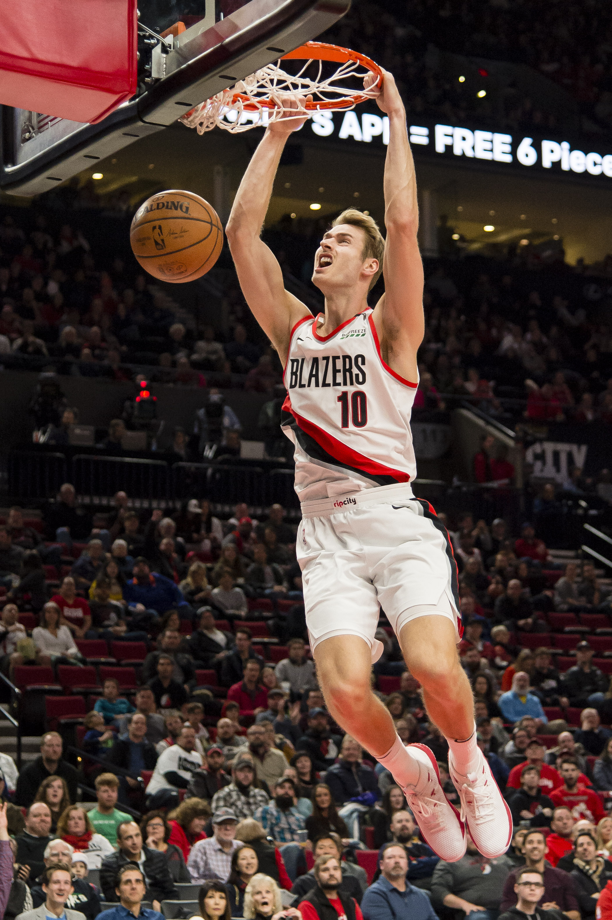 苏亚雷斯：作为主教练我要承担责任，球队有明显的变化和提高（苏亚雷斯：主帅之责在我，球队变化与提升有目共睹）